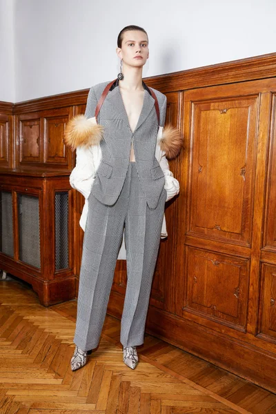 Look 12